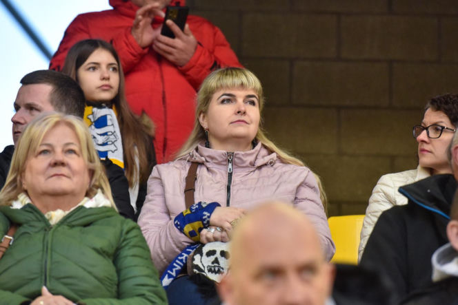 PRES Grupa Dewloperska Toruń - Abramczyk Polonia Bydgoszcz, zdjęcia kibiców i zawodników z pożegnania Adriana Miedzińskiego