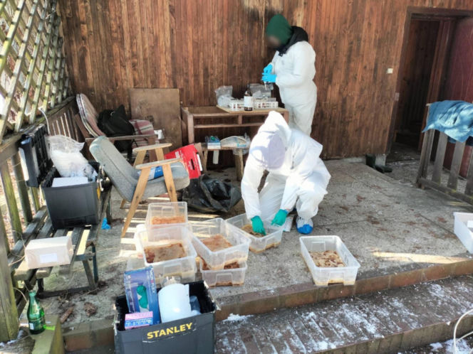 Wynajął mieszkanie "chemikowi" z Armenii. Ten urządził w nim fabrykę mefedronu!