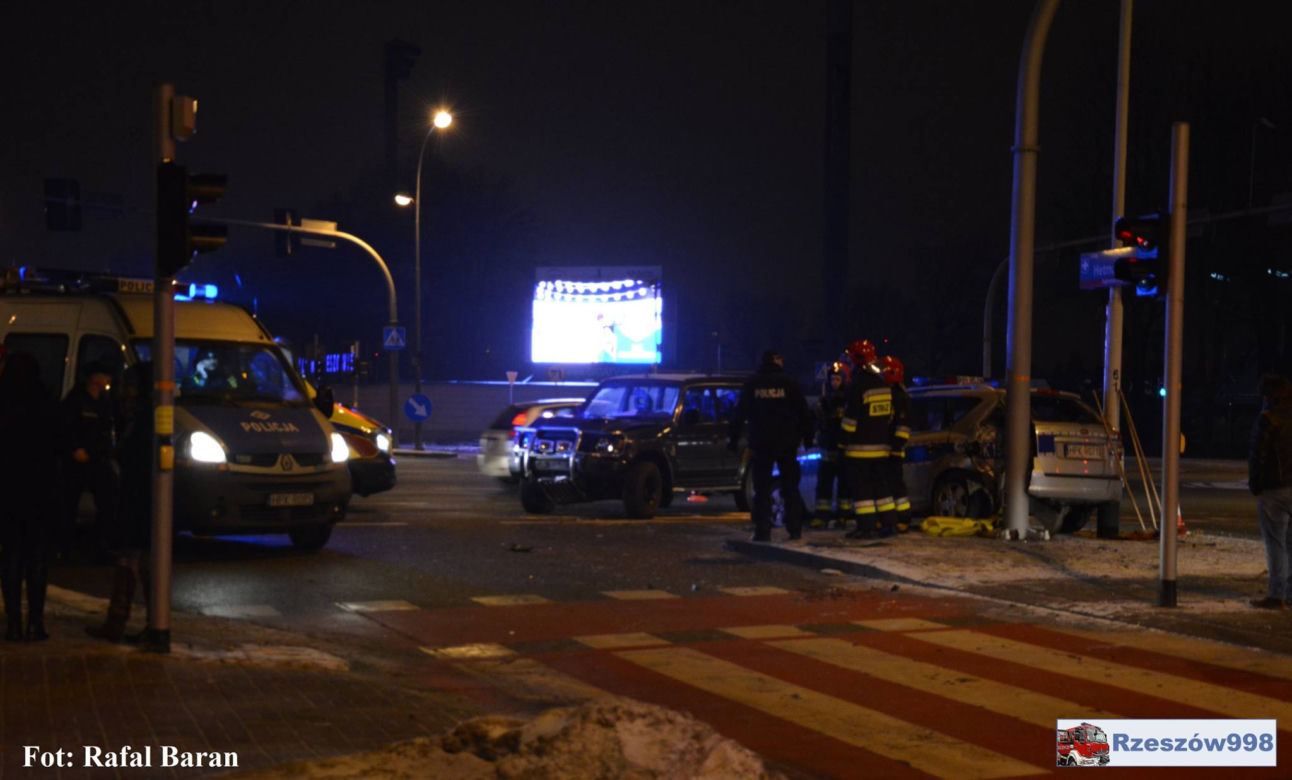 Wypadek z udziałem radiowozu w Rzeszowie