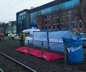 8-LATKA WPADŁA POD TRAMWAJ