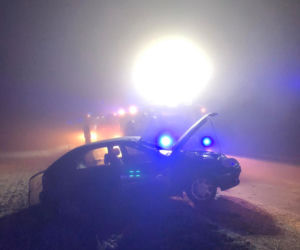 O włos od tragedii pod Bydgoszczą! Strażacy uratowali uwięzionego kierowcę 