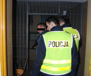 Wypadek w Warszawie: Pijany wjechał w przystanek i ranił pięć osób