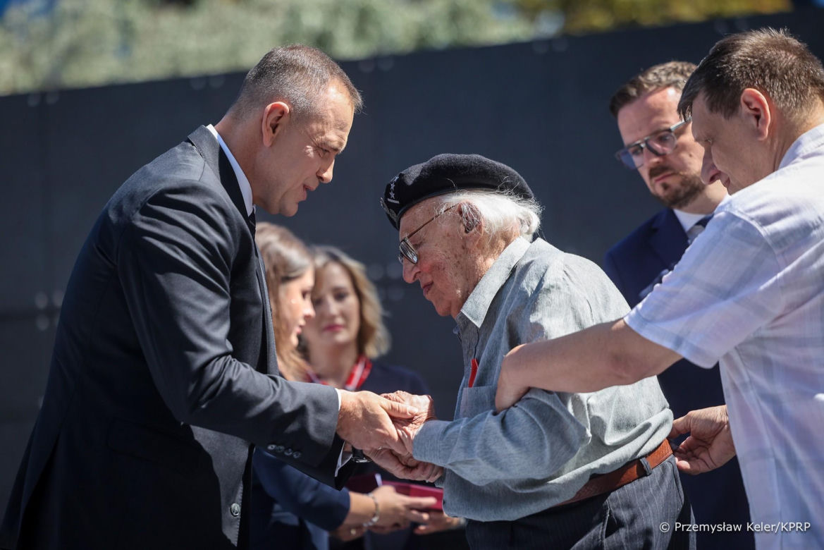 Poruszające sceny z Nawrockim. Tak potraktował uczestniczkę Powstania Warszawskiego