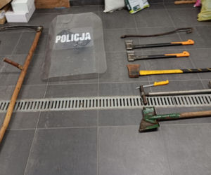 Gmina Pruchnik. Bracia zaatakowali siekierami policjantów [GALERIA]