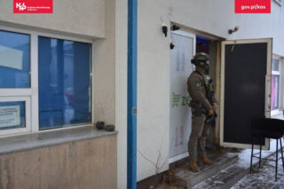 Szemrany biznes na dawnej stacji paliw