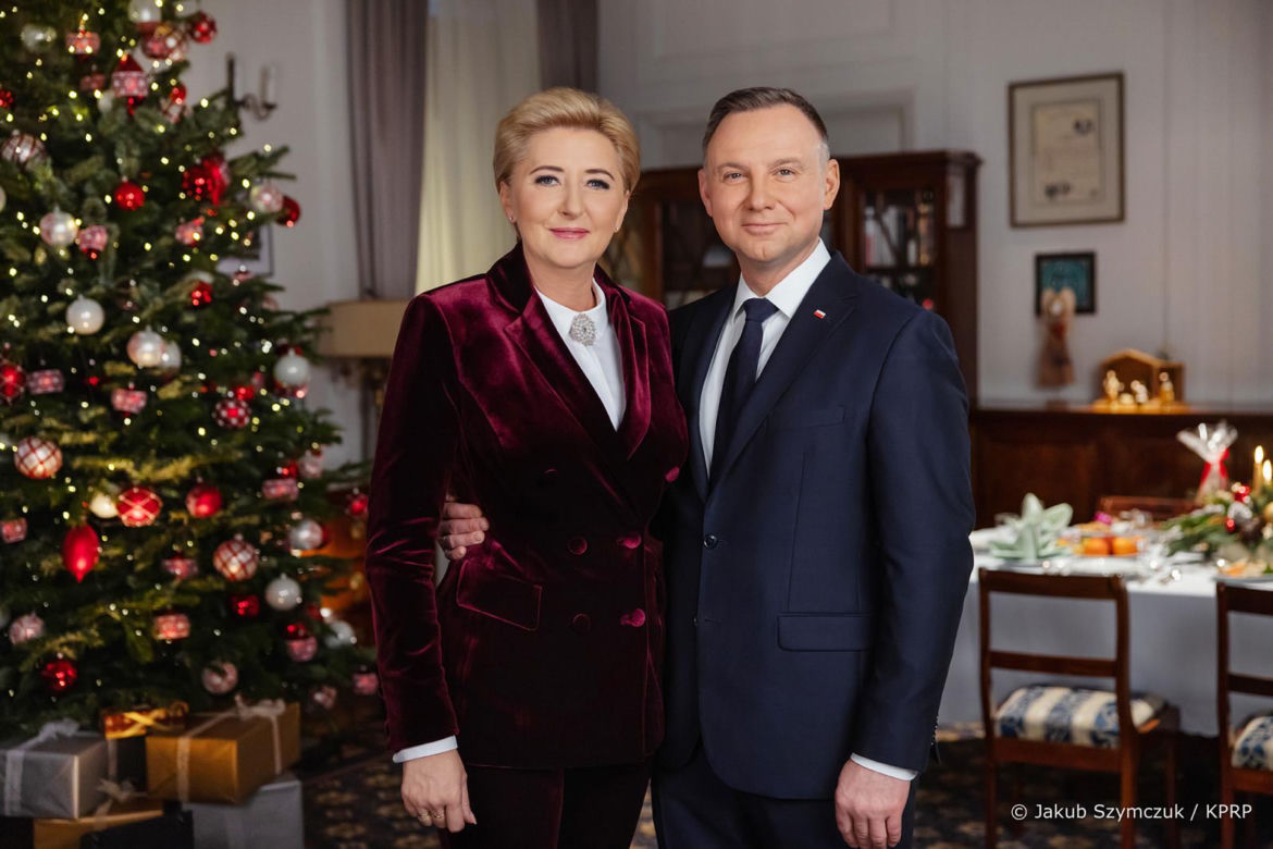 Świąteczne stylizacje Agaty Dudy 