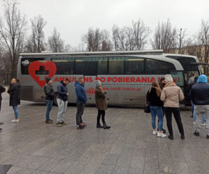 Oddaj krew, w zamian otrzymasz choinkę na święta [GALERIA]