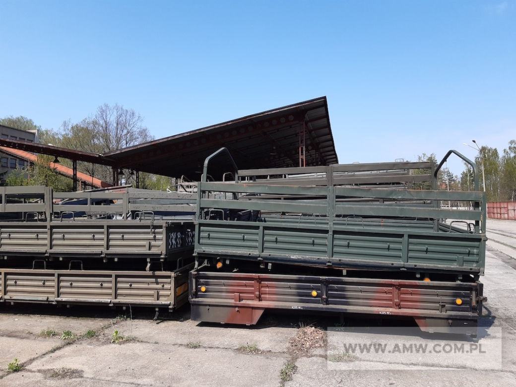 Skrzynie ładunkowe - pakiet zawierający 4 poz. asort. 11000 zł.