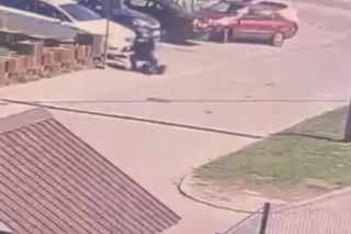 Sprawca celował w kierowcę i uszkodził jego auto, po czym próbował uciec