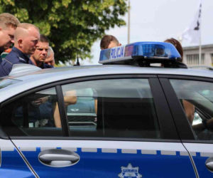 Policjanci przechodzą szkolenia z jazdy oznakowanymi BMW serii 3