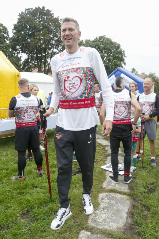 Najwyższy uczestnik "Tańca z gwiazdami" mierzy 218 cms. Kim jest Cezary Trybański?