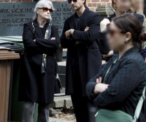 Monika Olejnik na pogrzebie senatora Piesiewicza. Towarzyszył jej ukochany