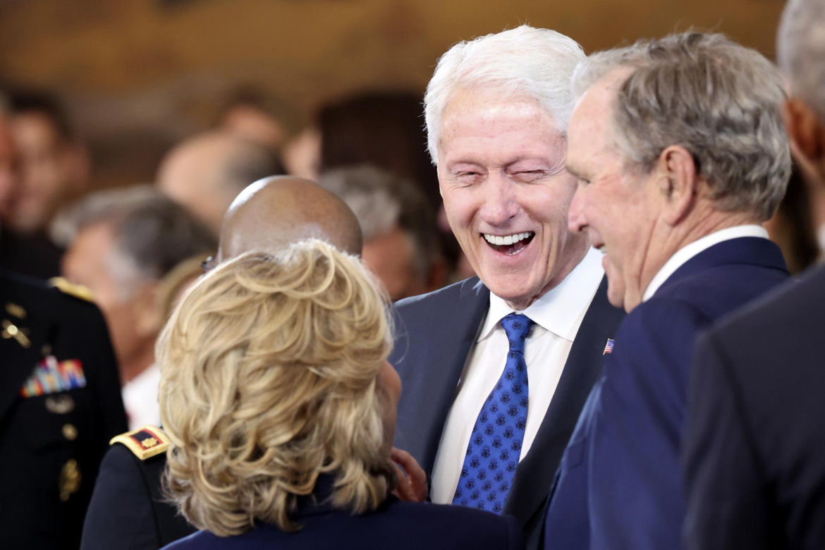Dopiero teraz pokazali, co zrobiła Hillary Clinton na inauguracji! Zagadkowa sprawa