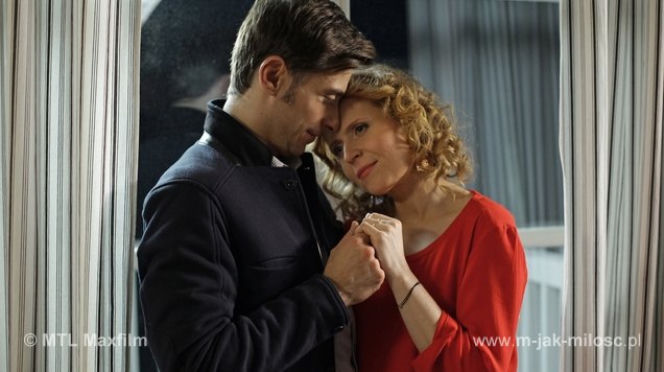 M jak miłość. Marek (Kacper Kuszewski), Ewa (Dominika Kluźniak)