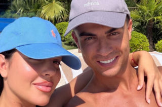 Biuściasta Georgina zajęła się Cristiano Ronaldo po klęsce na mundialu! Byczą się we dwoje