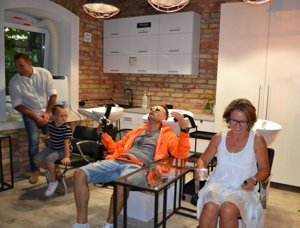 Eska Summer City na otwarciu salony fryzjerskiego Hryszko Academy