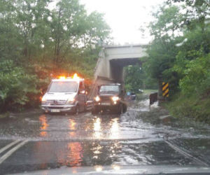 Burza nad Śląskiem zbiera żniwo. Połamane drzewa i braki w dostawie prądu [ZDJĘCIA, WIDEO]