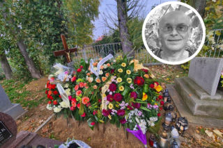 Kolorowy grób Mariana Zbieraka. Przypomina jego cudowne, barwne prace