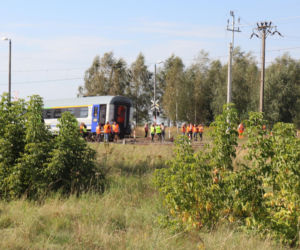 Miejsce katastrofy kolejowej. Pasażerowie opowiedzieli nam, co działo się tuż po zderzeniu z ciężarówką
