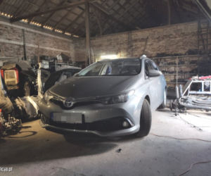Kradli Toyoty na terenie Niemiec, potem rozbierali je pod Tłuszczem