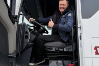 Rafał Brzozowski nie przestaje zaskakiwać. Zabierze nas na the ride ciężarówką?