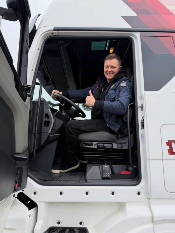 Rafał Brzozowski nie przestaje zaskakiwać. Zabierze nas na "the ride" ciężarówką?