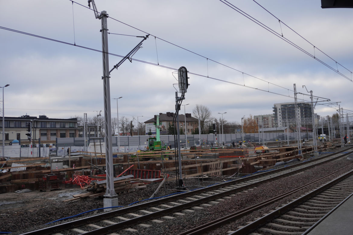 Prace przy dworcu w Białymstoku zmierzają ku końcowi. Zobacz jak wygląda teren obok dworca PKP [ZDJĘCIA]