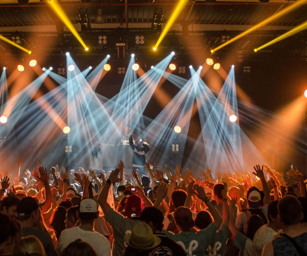 Zniżka dla medyków na koncert znanego zespołu! Będą mogli kupić bilet za pół ceny