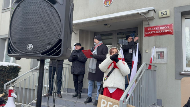 Protest przeciw Stefie Czystego Transportu w Krakowie