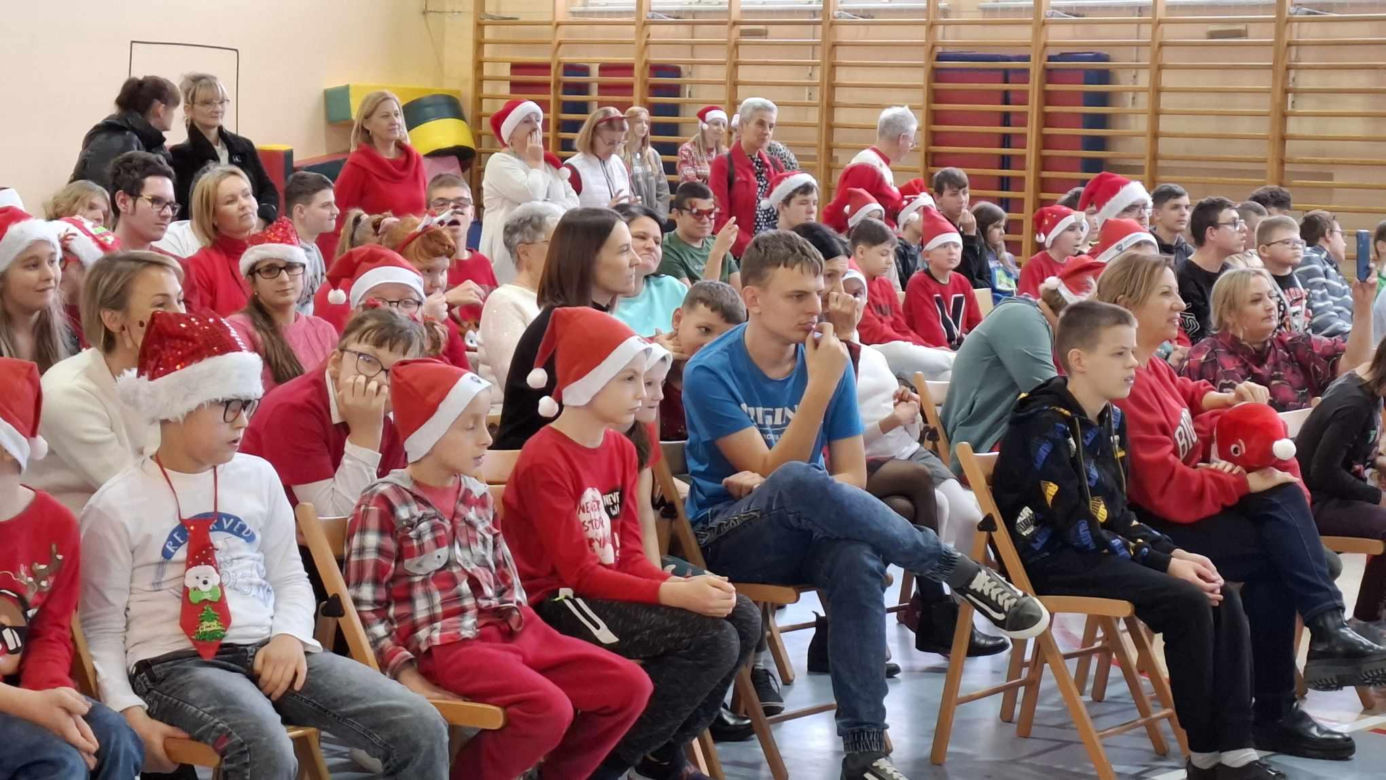 Mikołaj z Rovaniemi odwiedził uczniów Szkoły Podstawowej Specjalnej nr 19