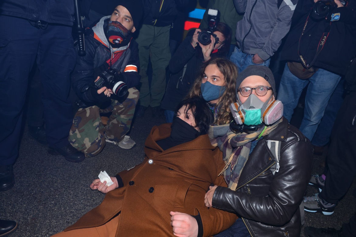 Manifestacja przed siedzibą MEN