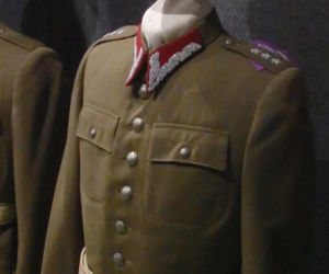 Mundury żołnierzy polskich we Wrocławiu
