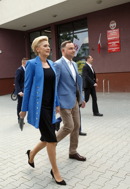 Najlepsze stylizacje Agaty Dudy