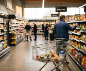 Otwarte sklepy 1.05.2026 - Żabka, Biedronka, Lidl, Auchan