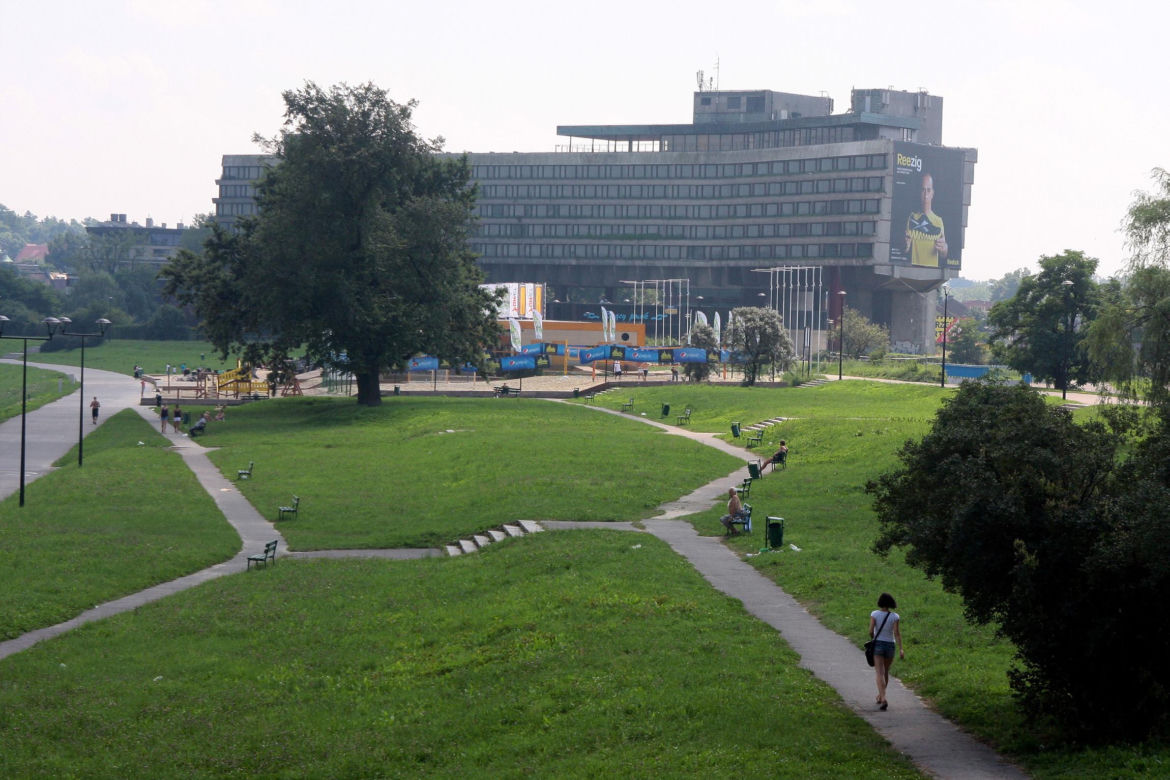 Gigantomania pomników i budowli w PRL-u