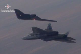 Rosja pokazała dwumiejscowego Su-57. Czy to gra o miliardy z Indiami?