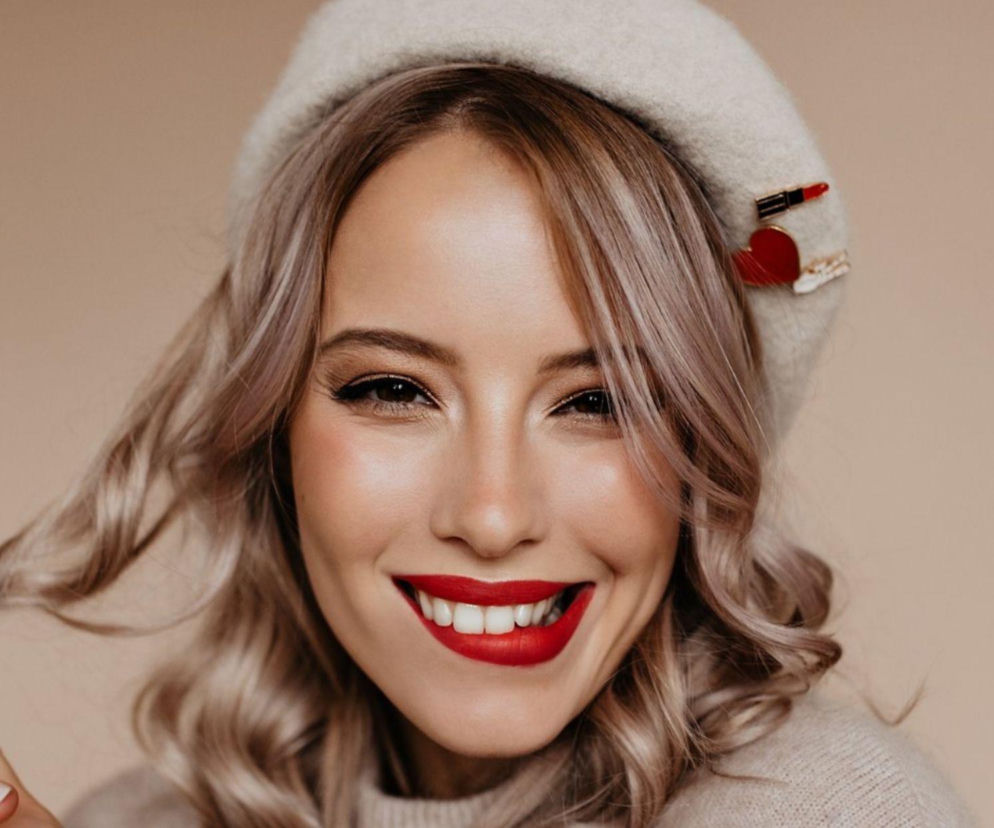 Świąteczne fryzury w domowym wydaniu – sprawdzone rady eksperta