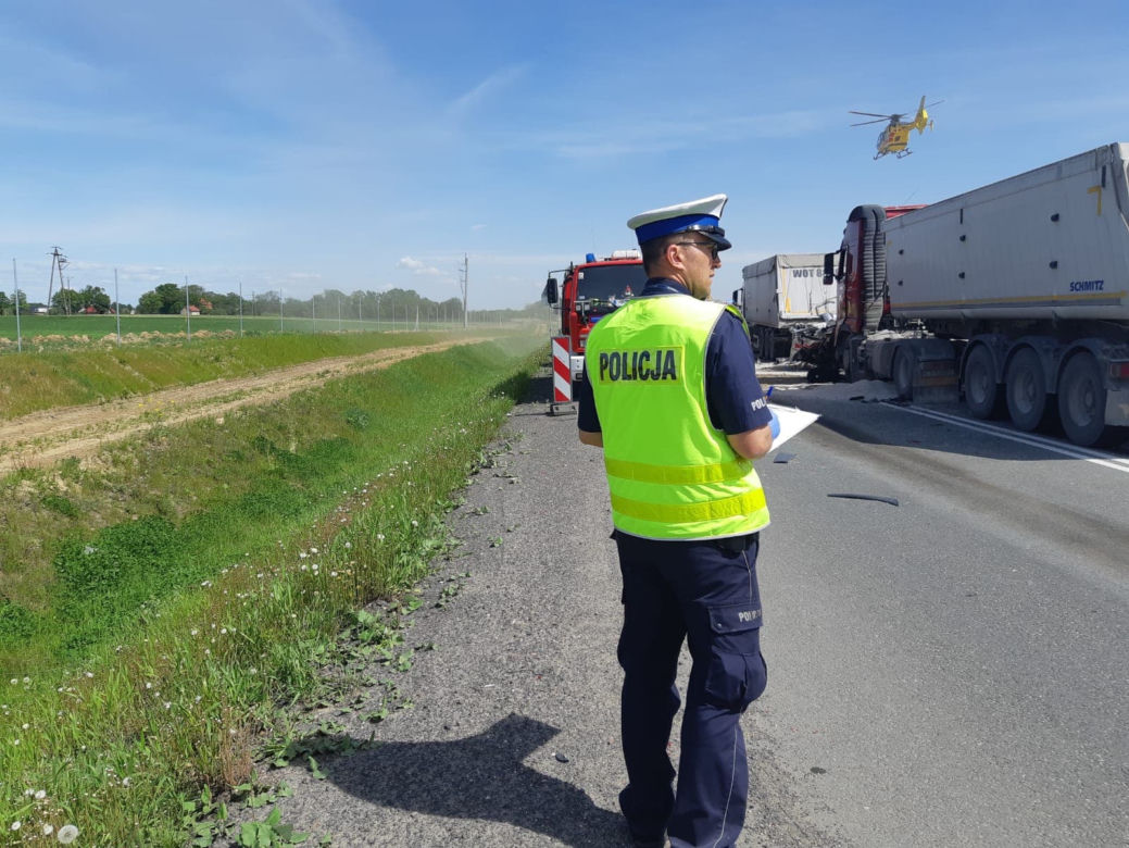 Tragiczny wypadek w Niewieścinie. Zginęły cztery osoby. Zdjęcia z miejsca zdarzenia