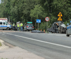 Masakra w Grębiszewie. Pojazdy zgniecione jak puszki