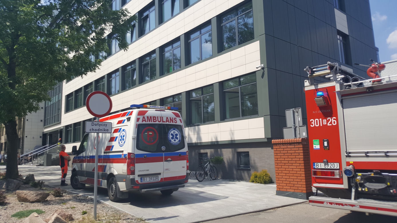 Białystok. Pożar w biurowcu przy ul. Świętojańskiej. Ponad 200 osób opuściło budynek