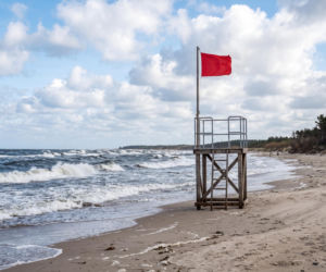 Sinice Mrzeżyno. Czy w Mrzeżynie można się kąpać 18.08? Flaga, warunki pogodowe