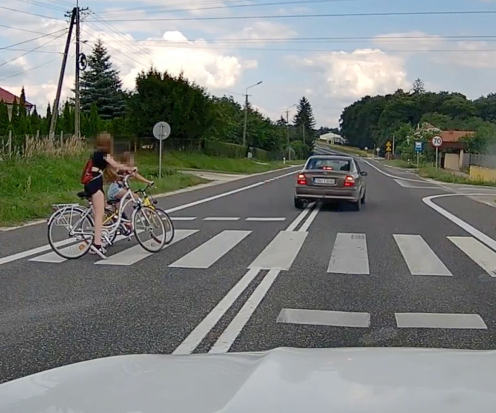 Omijanie auta przed przejściem dla pieszych