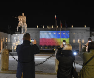Wojna na Ukrainie. Z Warszawy płynie jasny przekaz. „Bądź dzielna Ukraino!”