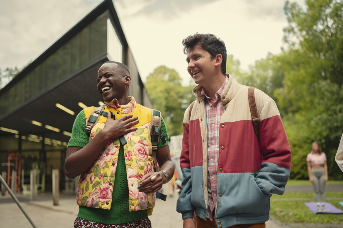 Ncuti Gatwa jako Eric i Asa Butterfield jako Otis
