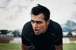 Metaliczny posmak w ustach po treningu? Sprawdź, kiedy to sygnał ostrzegawczy