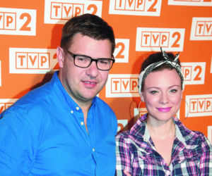 Rodzinka.pl 5 sezon. Ludwik Boski (Tomasz Karolak), Izka (Magdalena Boczarska)