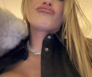 Aryna Sabalenka z głębokim dekoltem