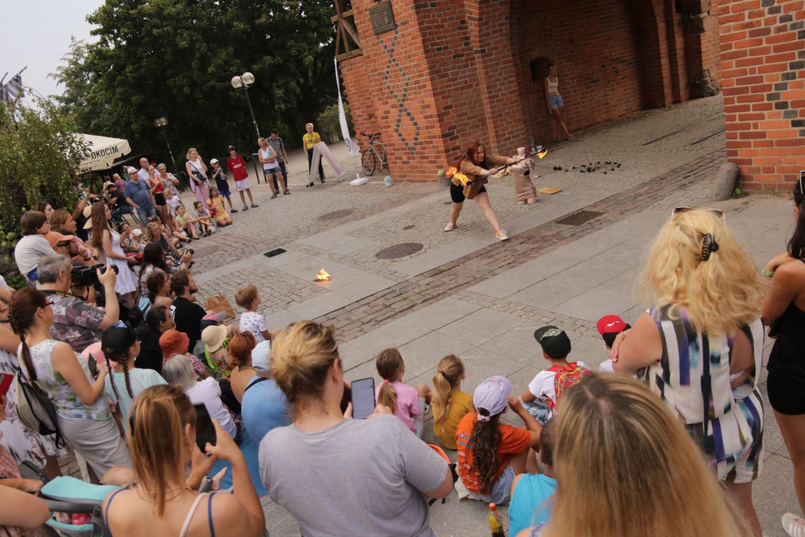 Olsztyński Festiwal Teatrów Ulicznych 2023. Tak bawili się mieszkańcy [ZDJĘCIA]