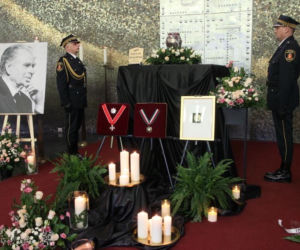 Pogrzeb Wiesława Myśliwskiego. Wybitny pisarz spoczął na Powązkach. Szychy wśród żałobników