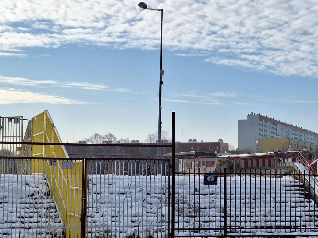 Trwa wyburzanie stadionu Resovii 